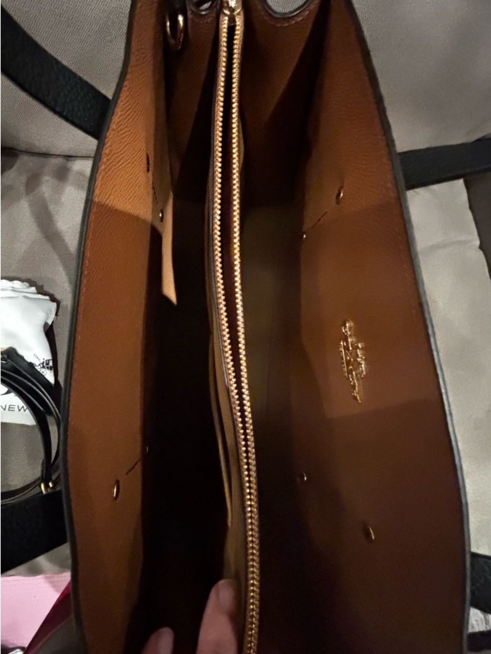 Coach Charlie Carryall 28 - Picture 5 of 9